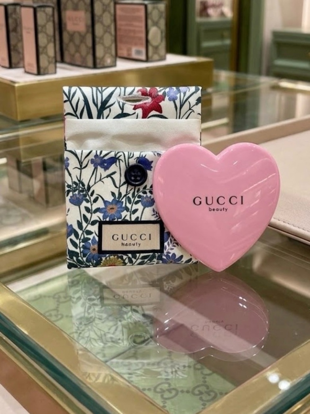 Gucci Heart Mirror in Pouch Limited Edition Brand new🩷💛❤️💜